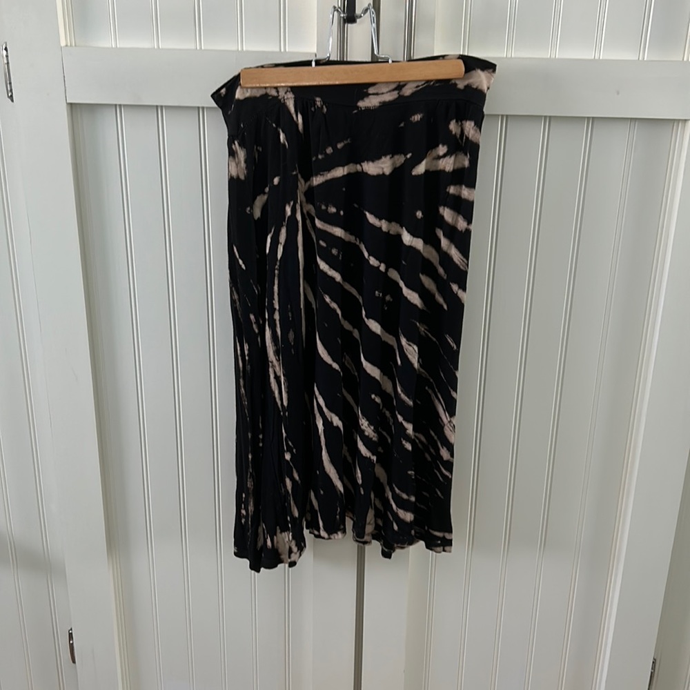Tryst comfy skirt